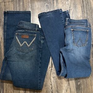 Two pair Wrangler Women's Dark and Medium Blue Straight Leg Jeans 13/14x34